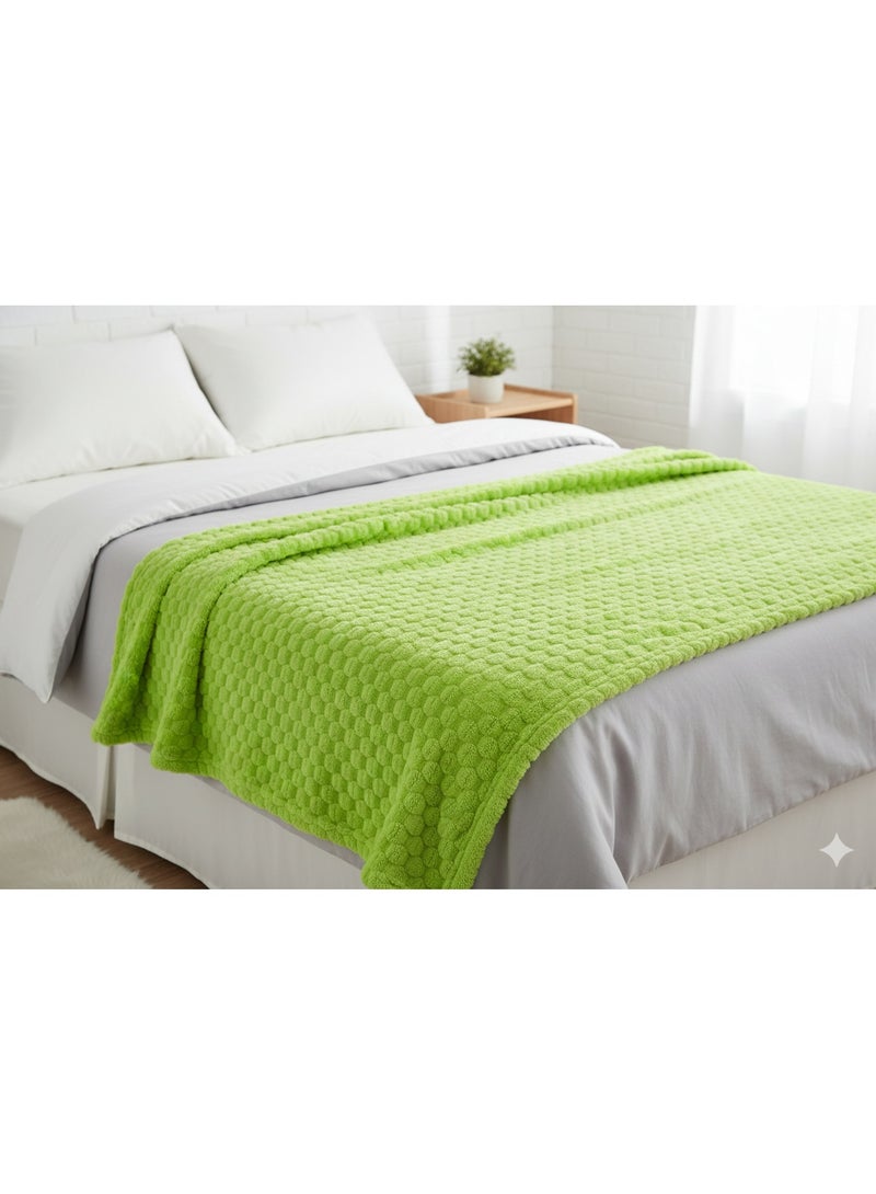 DORMICO Double Fleece Blanket - 200x240cm Ultra Soft Microfiber Bed Spread - Modern Popcorn Textured Design, Lightweight, Breathable & Warm for All Seasons (Green) - Image 2